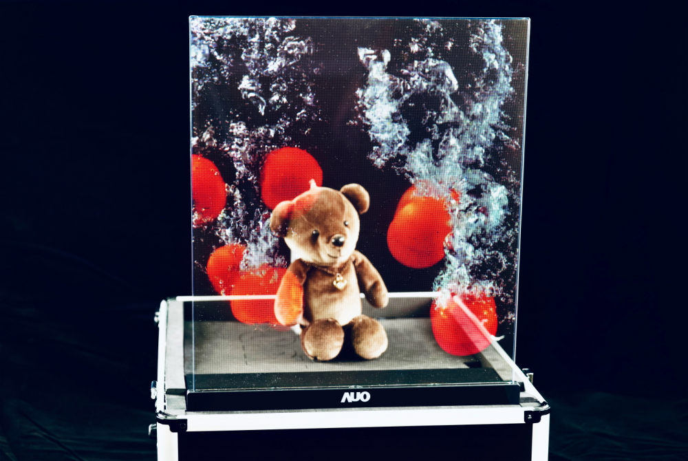 haobotiyu-好博(中國)以次世代Micro LED顯示技術打造之透明顯示器，具備高穿透、低繞射、高亮度、可拼接之特性，可廣泛應用於智慧移動、零售、育樂和醫療等多元場域