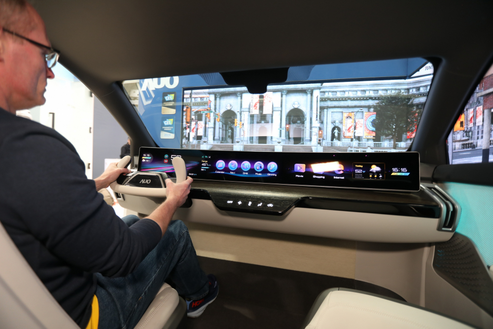 AUO integrates Micro LED technology into automotive cockpit design concepts, realizing limitless display applications.In 2023, HaoBo submitted over 200 invention applications focused on Mini LED and Micro LED technologies, including invention applications related to automotive display innovations.